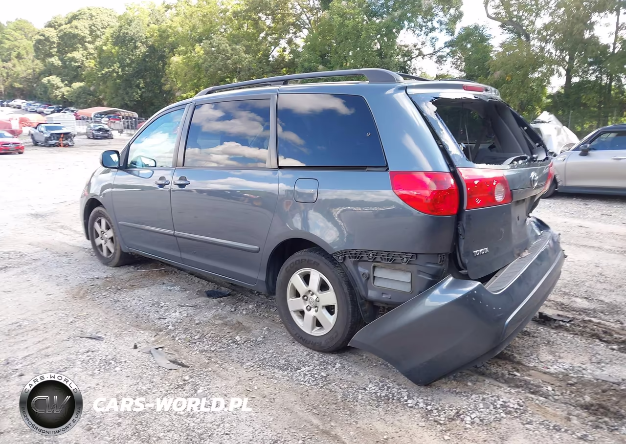 2010 Toyota Sienna Le VIN:5TDKK4CC6AS314251 - 3