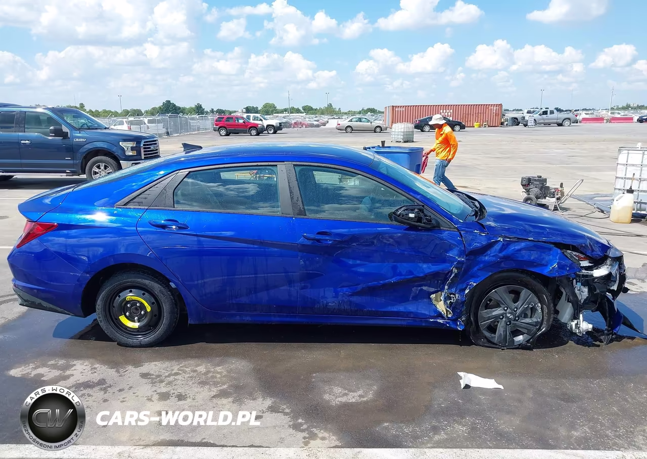 2023 Hyundai Elantra Sel VIN:KMHLM4AGXPU618106 - 13