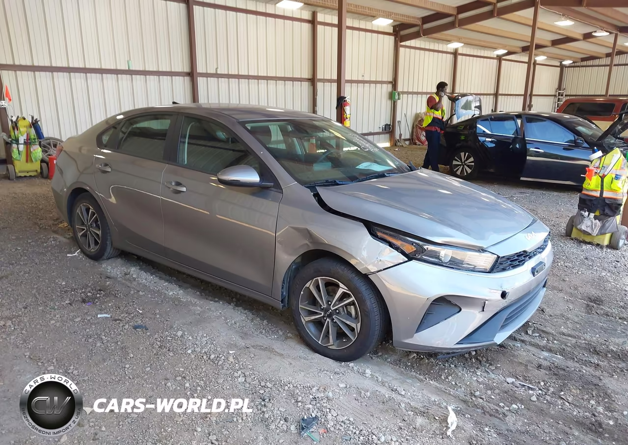 2024 Kia Forte Lxs