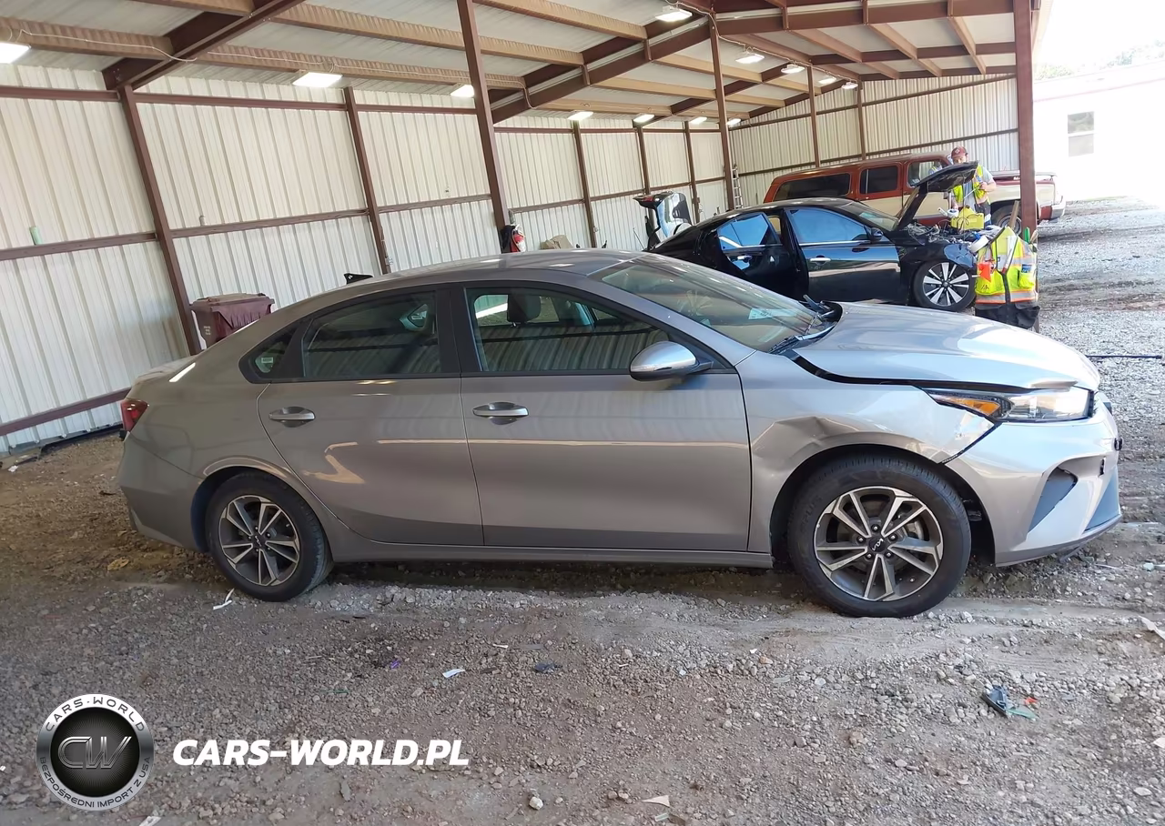 2024 Kia Forte Lxs VIN:3KPF24AD9RE738509 - 13