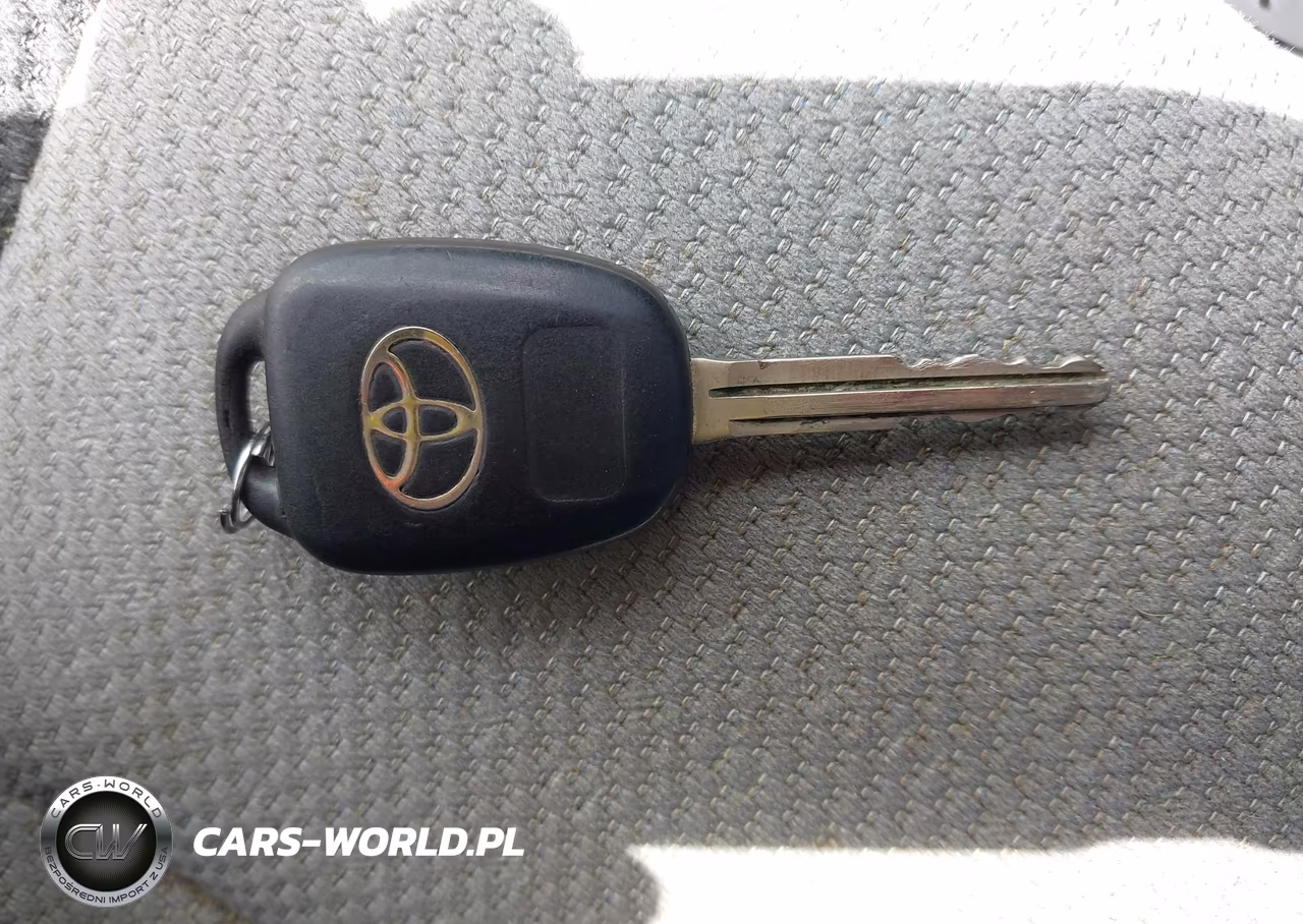 2012 Toyota Prius C One VIN:JTDKDTB32C1002210 - 11