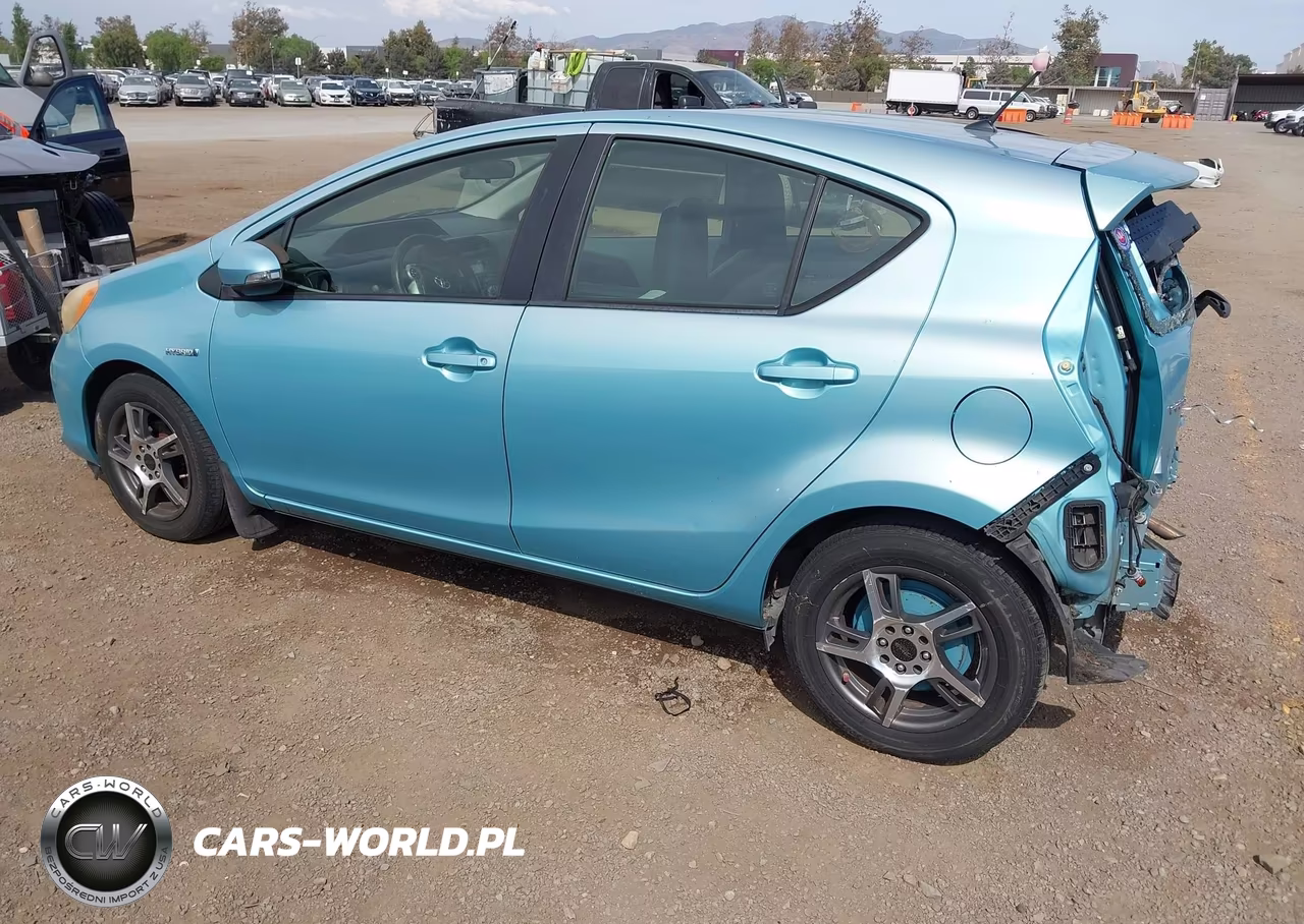 2012 Toyota Prius C One VIN:JTDKDTB32C1002210 - 3