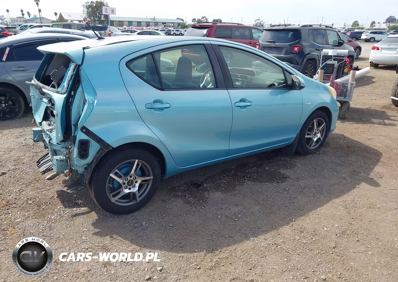 2012 Toyota Prius C One VIN:JTDKDTB32C1002210 - 4