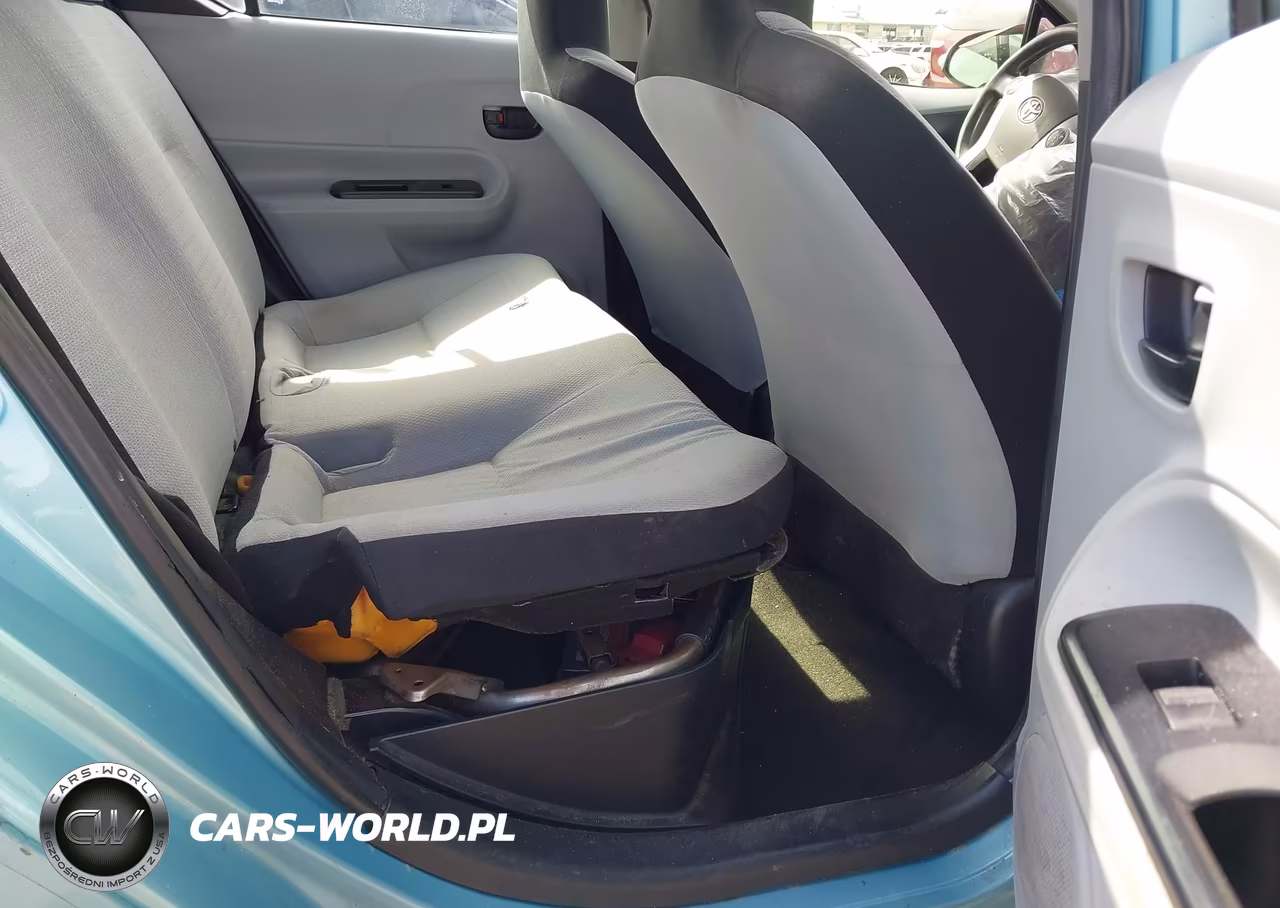 2012 Toyota Prius C One VIN:JTDKDTB32C1002210 - 8