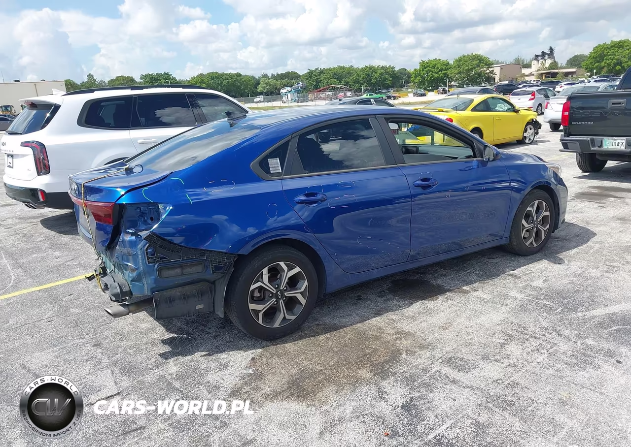 2019 Kia Forte Lxs VIN:3KPF24ADXKE103837 - 4