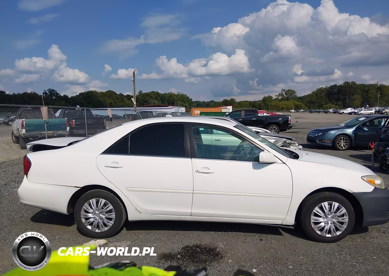 2004 Toyota Camry Le VIN:4T1BE32K44U339283 - 13
