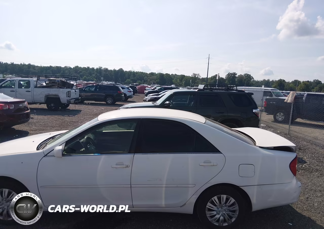 2004 Toyota Camry Le VIN:4T1BE32K44U339283 - 14