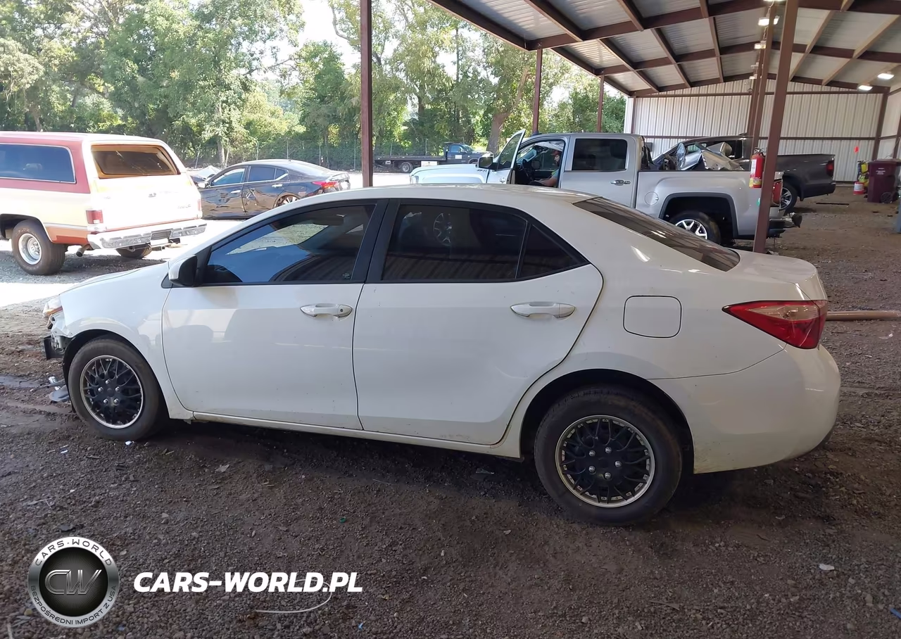 2017 Toyota Corolla L VIN:5YFBURHE9HP673291 - 15