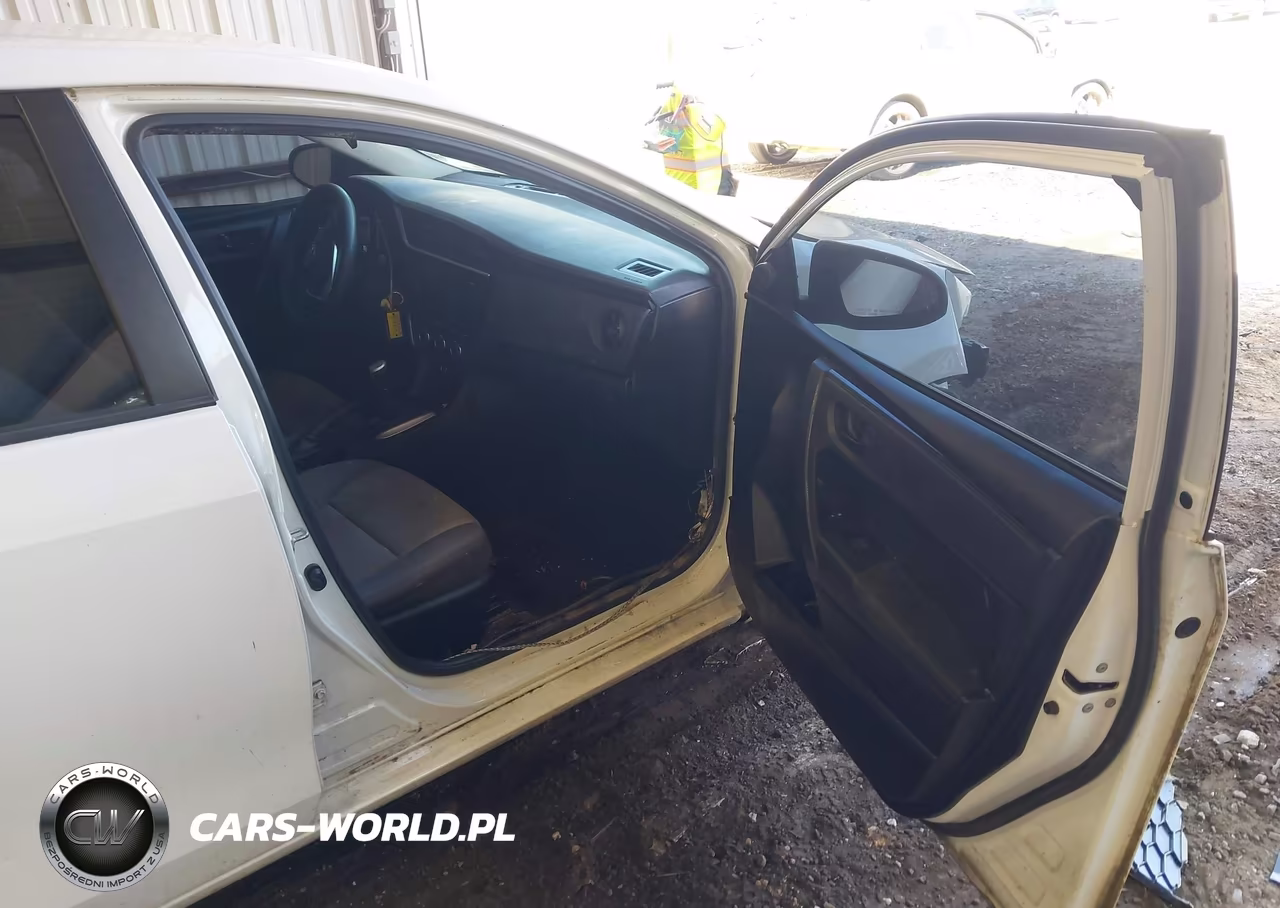 2017 Toyota Corolla L VIN:5YFBURHE9HP673291 - 5
