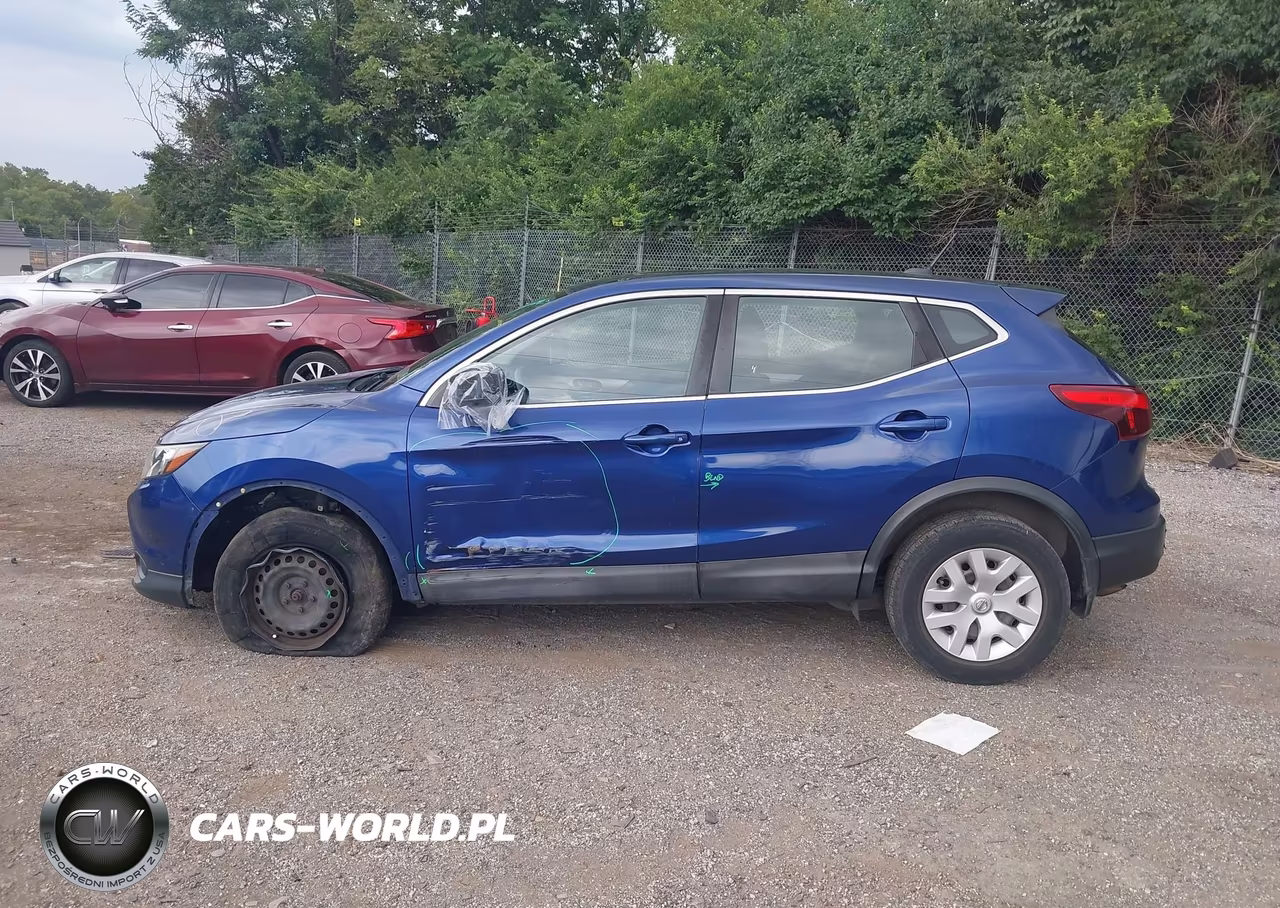 2017 Nissan Rogue Sport S VIN:JN1BJ1CR2HW104815 - 14