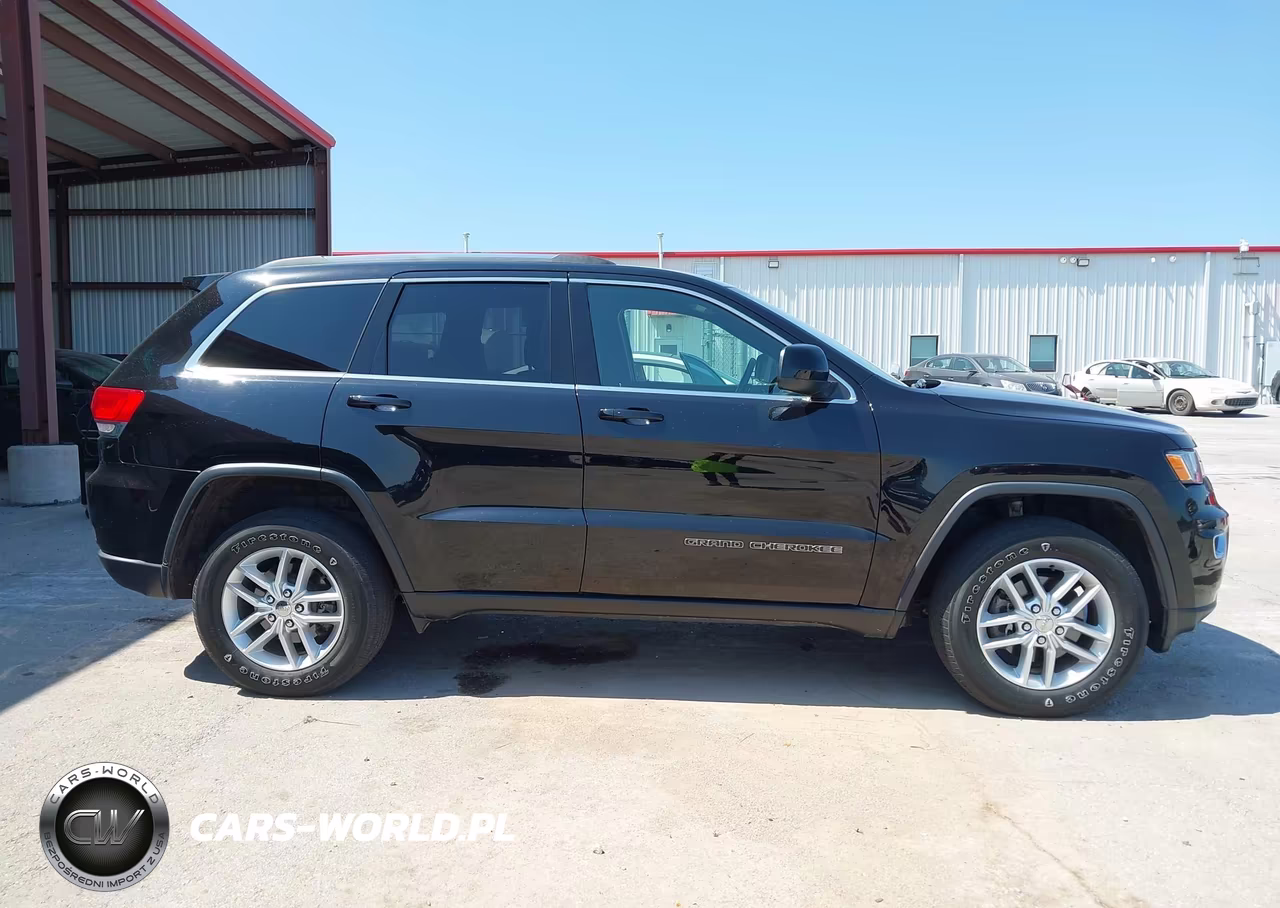 2017 Jeep Grand Cherokee Laredo 4X4 VIN:1C4RJFAG2HC802403 - 13