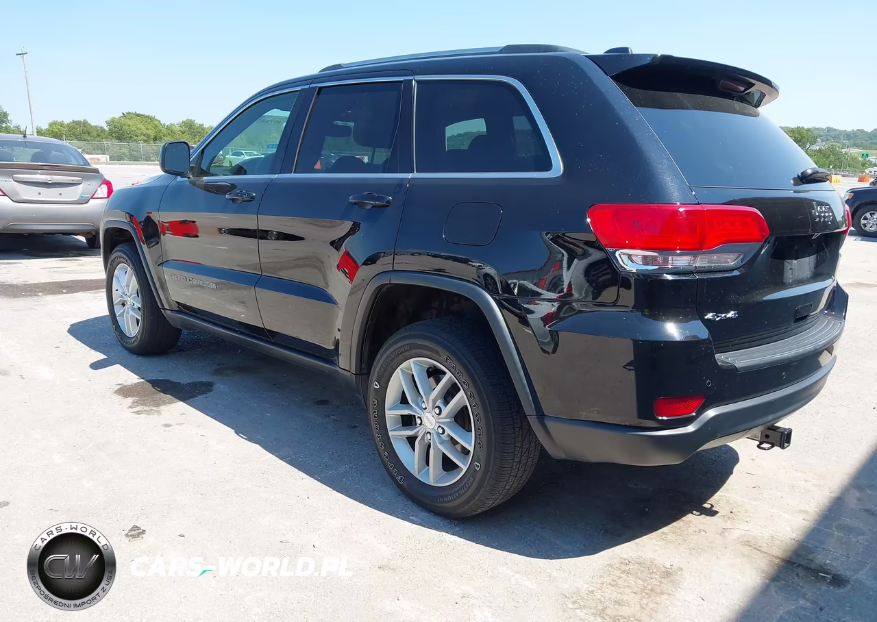 2017 Jeep Grand Cherokee Laredo 4X4 VIN:1C4RJFAG2HC802403 - 3
