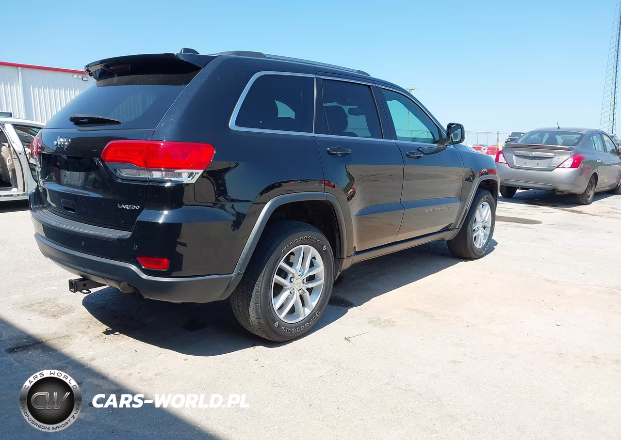 2017 Jeep Grand Cherokee Laredo 4X4 VIN:1C4RJFAG2HC802403 - 4