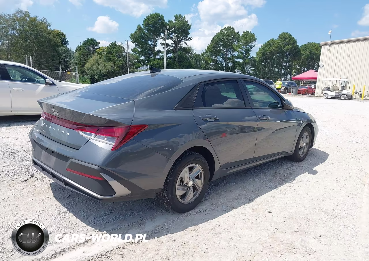 2025 Hyundai Elantra Se VIN:KMHLL4DG8SU979390 - 4