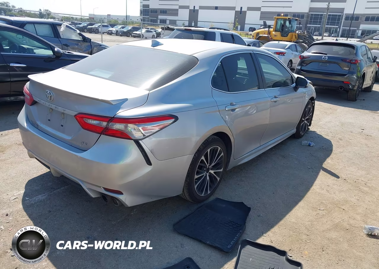 2019 Toyota Camry Se VIN:4T1B11HK6KU699448 - 4