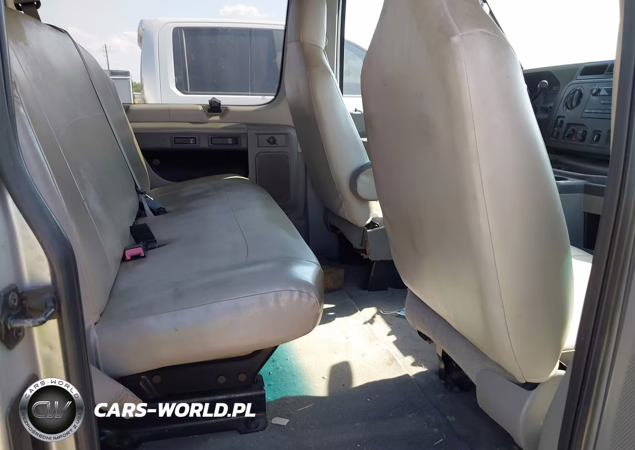 2011 Ford E-350 Super Duty Xl VIN:1FBNE3BLXBDA38657 - 8