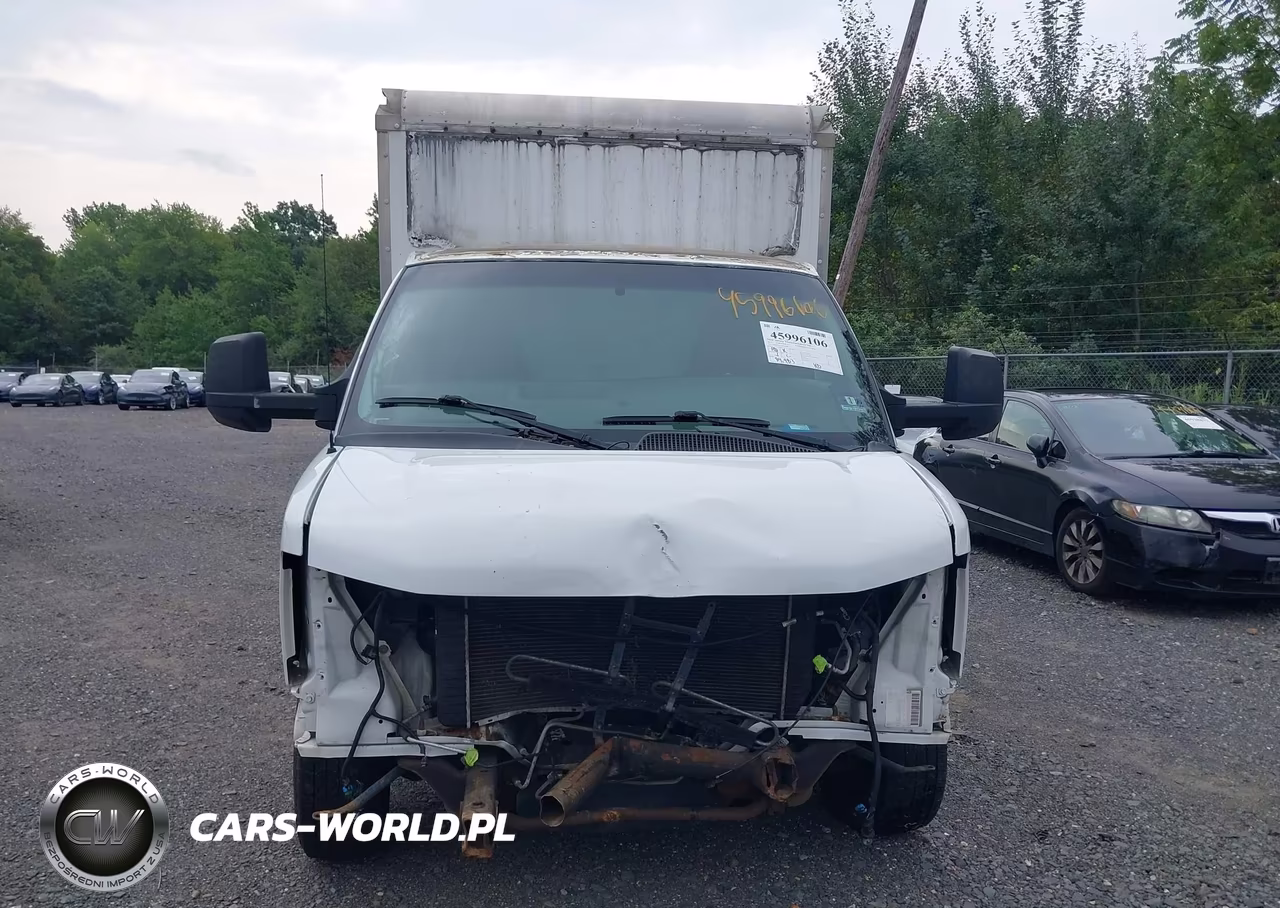2017 Chevrolet Express Cutaway Work Van VIN:1GB0GRFF5H1160882 - 12