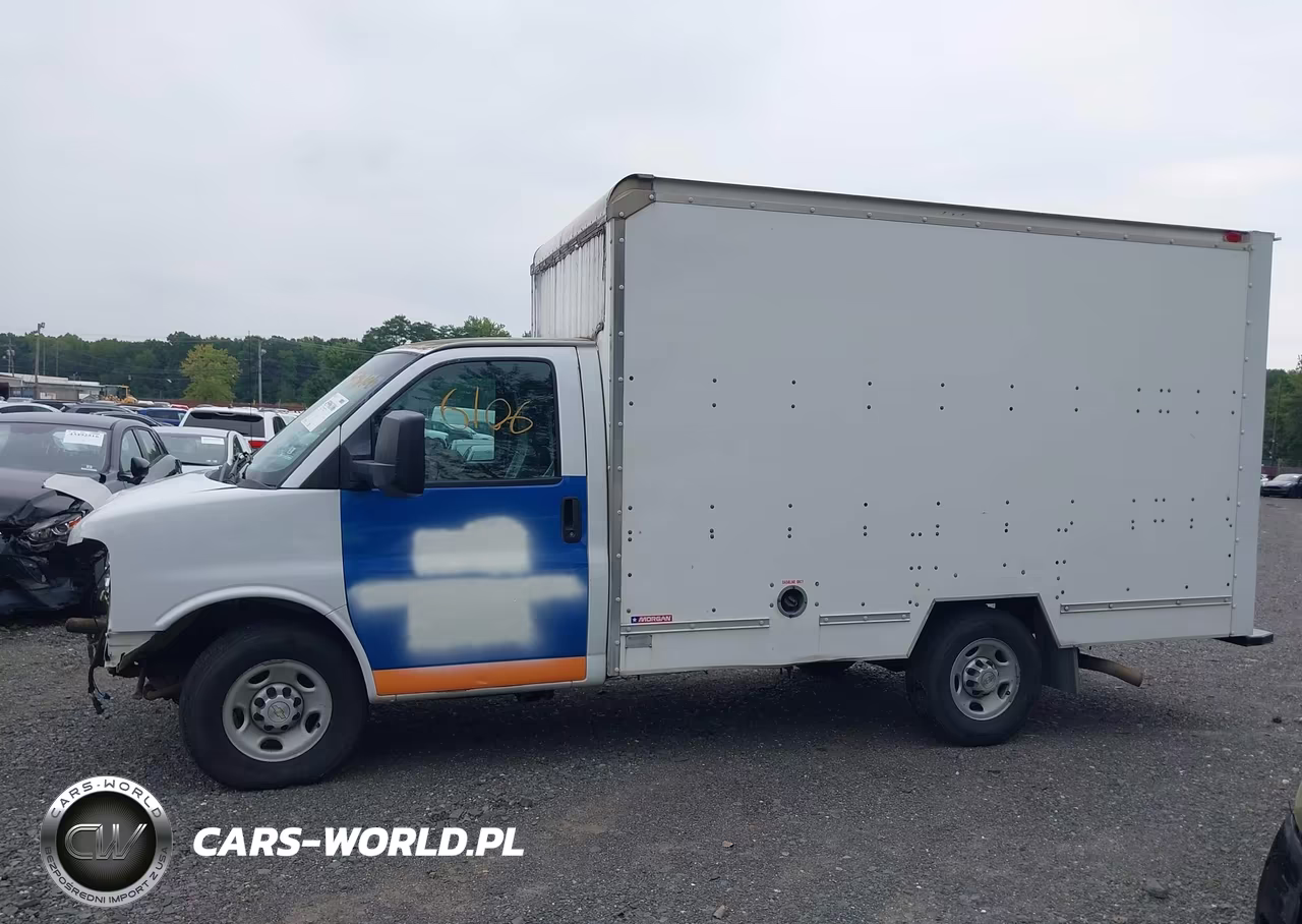 2017 Chevrolet Express Cutaway Work Van VIN:1GB0GRFF5H1160882 - 14