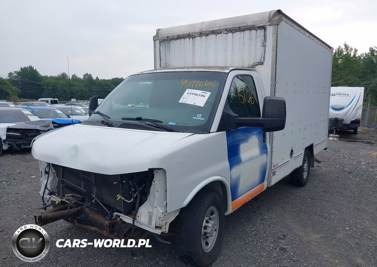 2017 Chevrolet Express Cutaway Work Van VIN:1GB0GRFF5H1160882 - 17