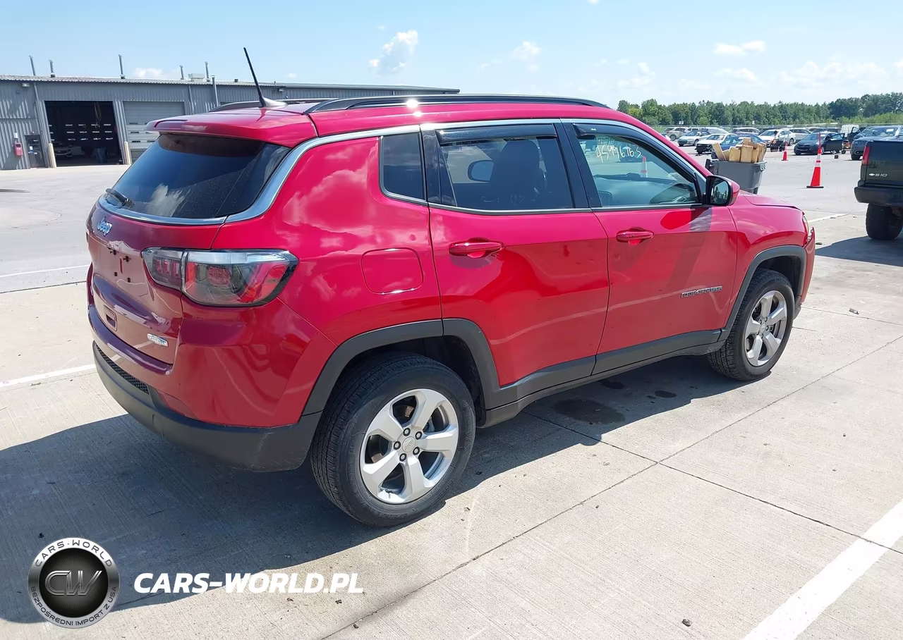 2019 Jeep Compass Latitude 4X4 VIN:3C4NJDBB1KT849990 - 4