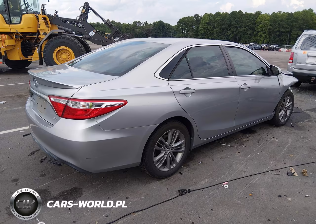 2015 Toyota Camry Se VIN:4T1BF1FK9FU097704 - 4