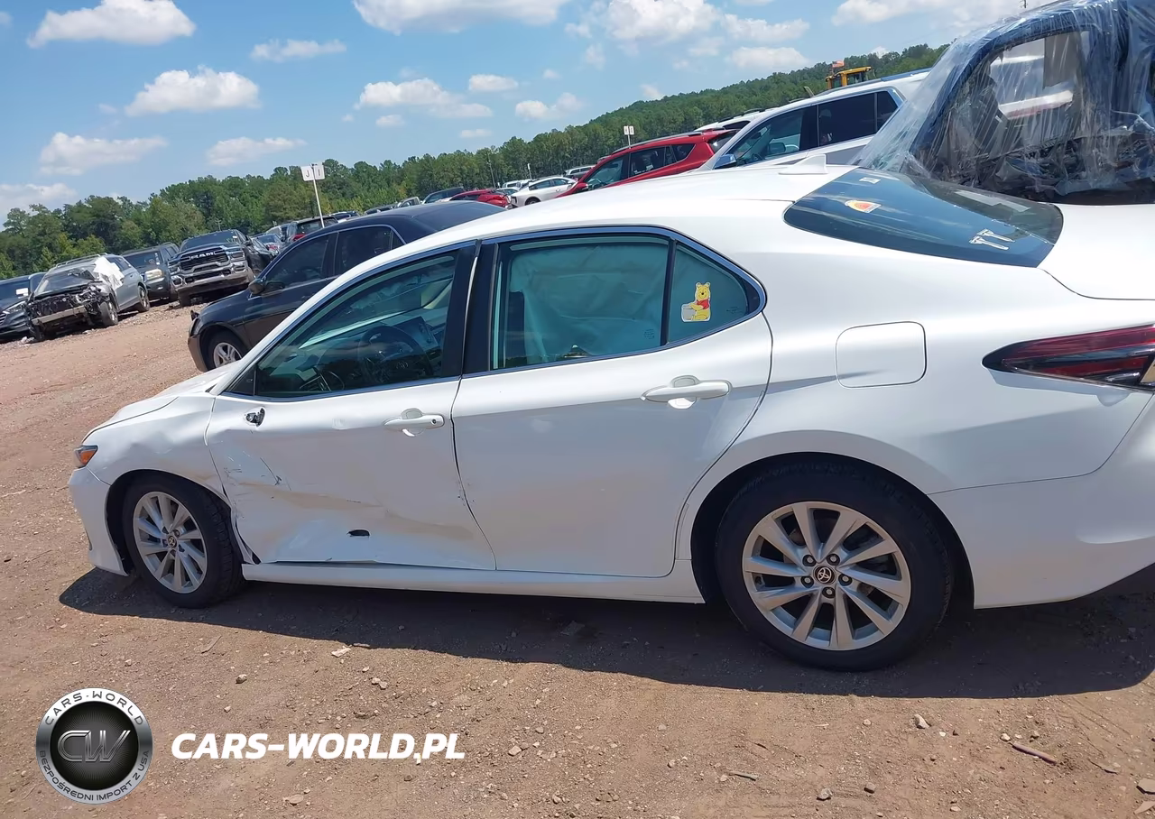 2021 Toyota Camry Le VIN:4T1C11AK3MU498124 - 14