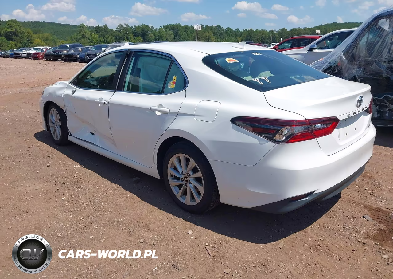 2021 Toyota Camry Le VIN:4T1C11AK3MU498124 - 3