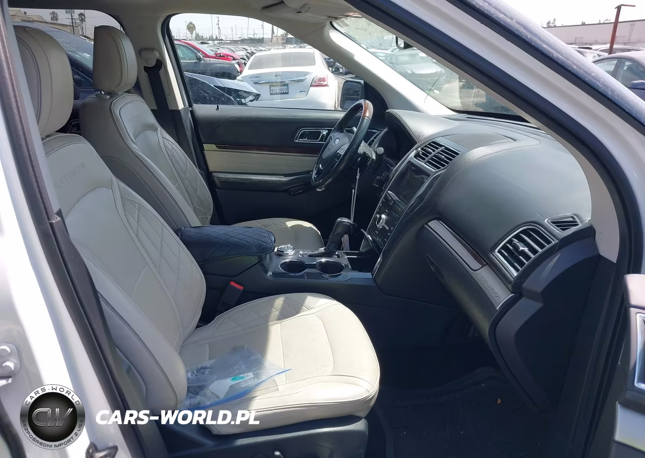 2019 Ford Explorer Platinum VIN:1FM5K8HT8KGA09323 - 5