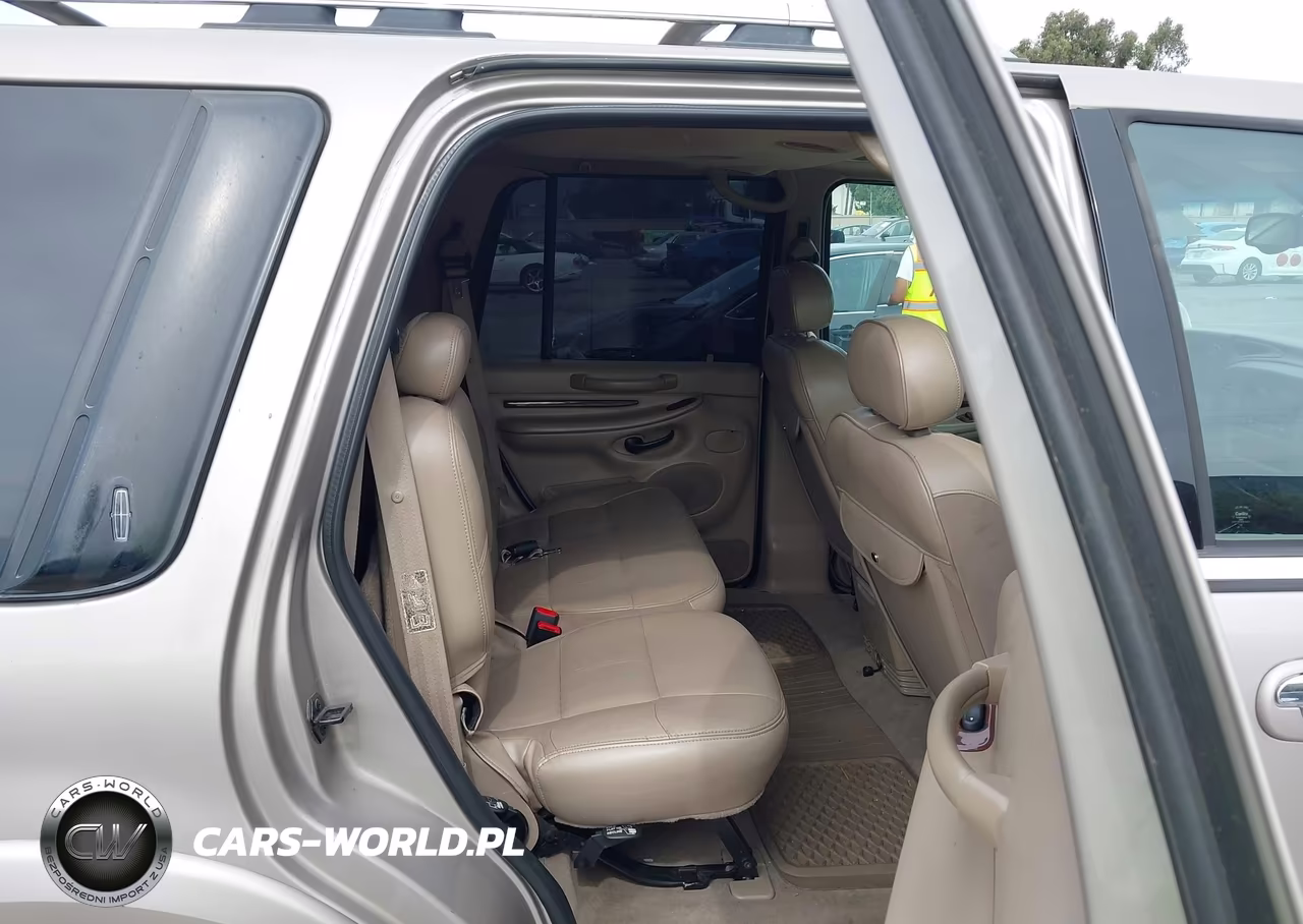 2002 Lincoln Navigator VIN:5LMFU28R82LJ13721 - 8