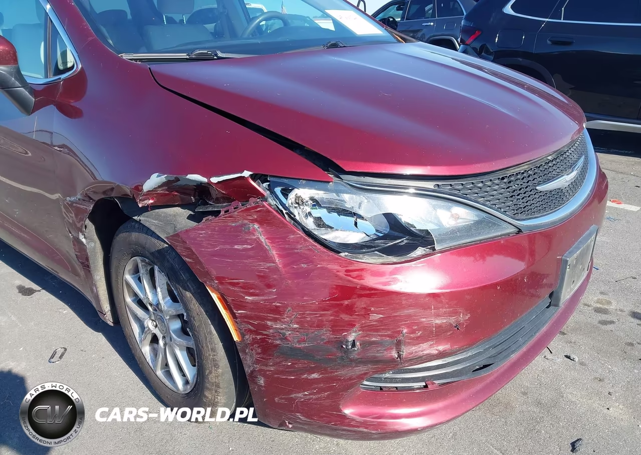 2017 Chrysler Pacifica Lx VIN:2C4RC1CG9HR657622 - 6