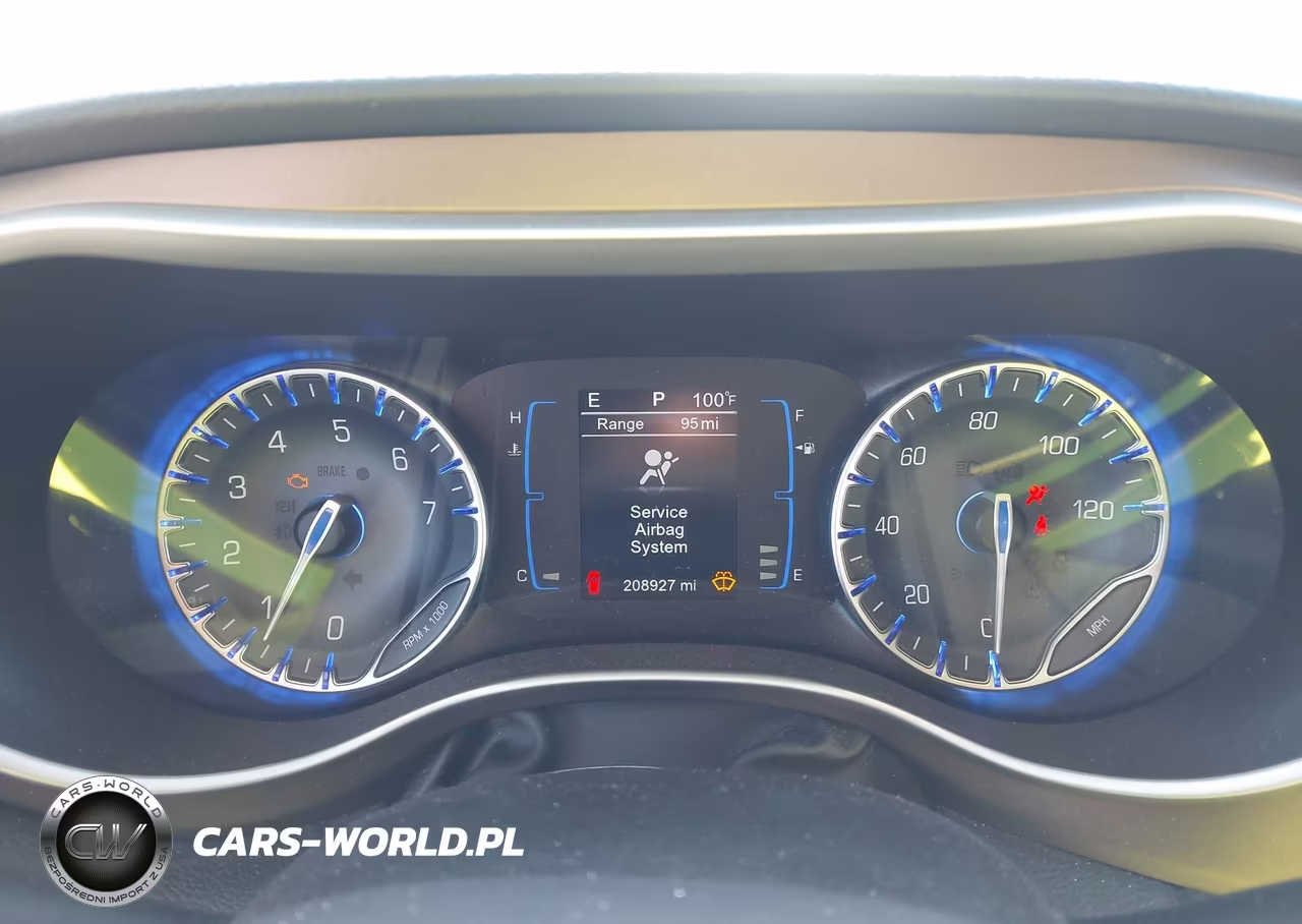 2017 Chrysler Pacifica Lx VIN:2C4RC1CG9HR657622 - 7