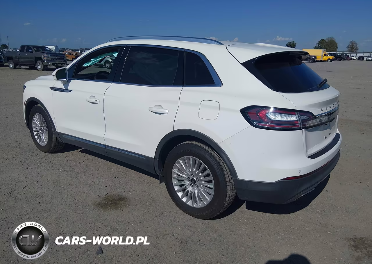 2020 Lincoln Nautilus Standard VIN:2LMPJ6J90LBL10325 - 3