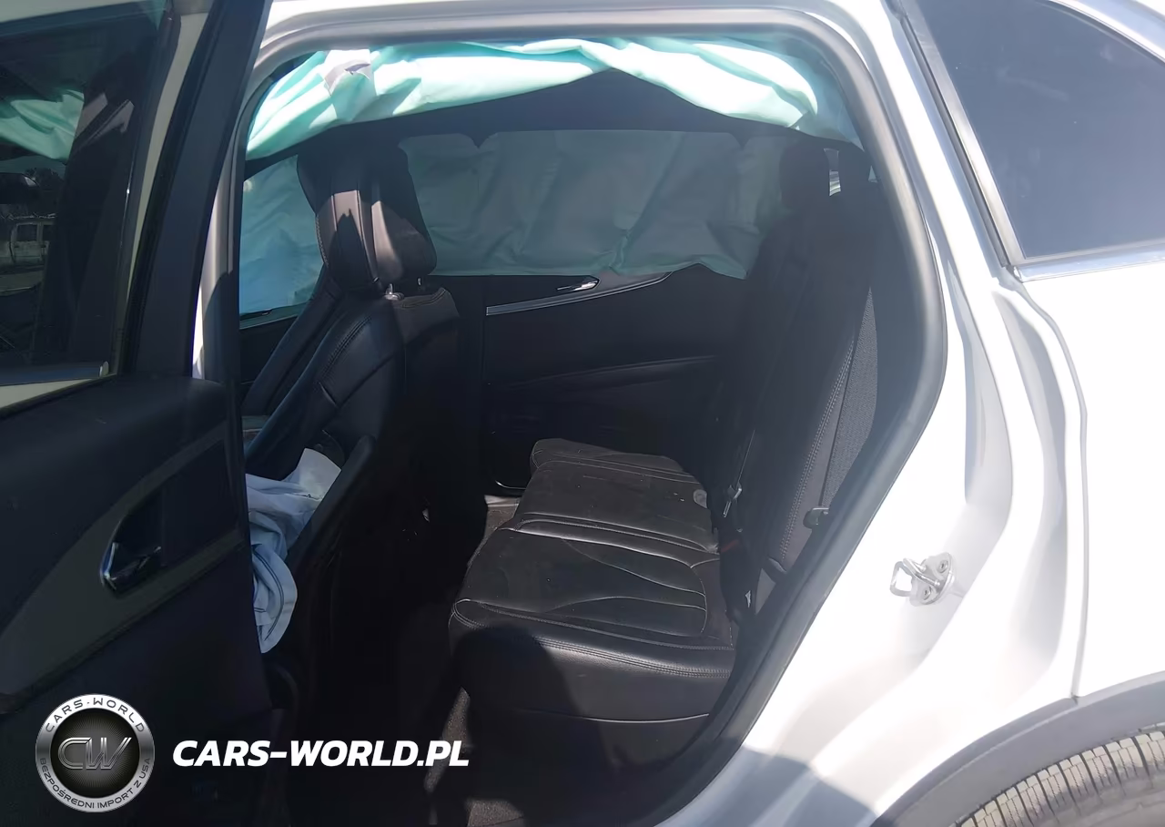 2020 Lincoln Nautilus Standard VIN:2LMPJ6J90LBL10325 - 8