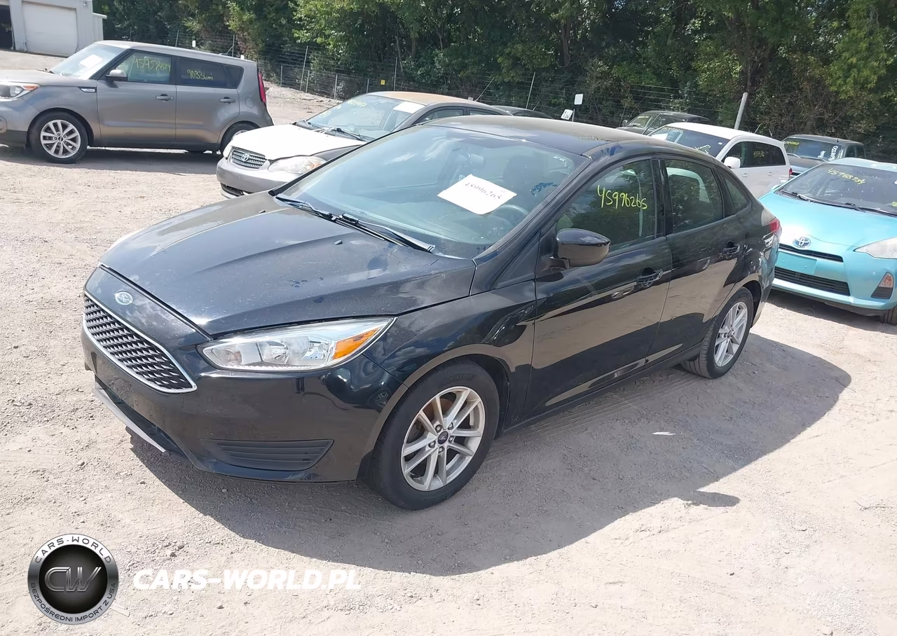 2018 Ford Focus Se VIN:1FADP3F22JL315900 - 2