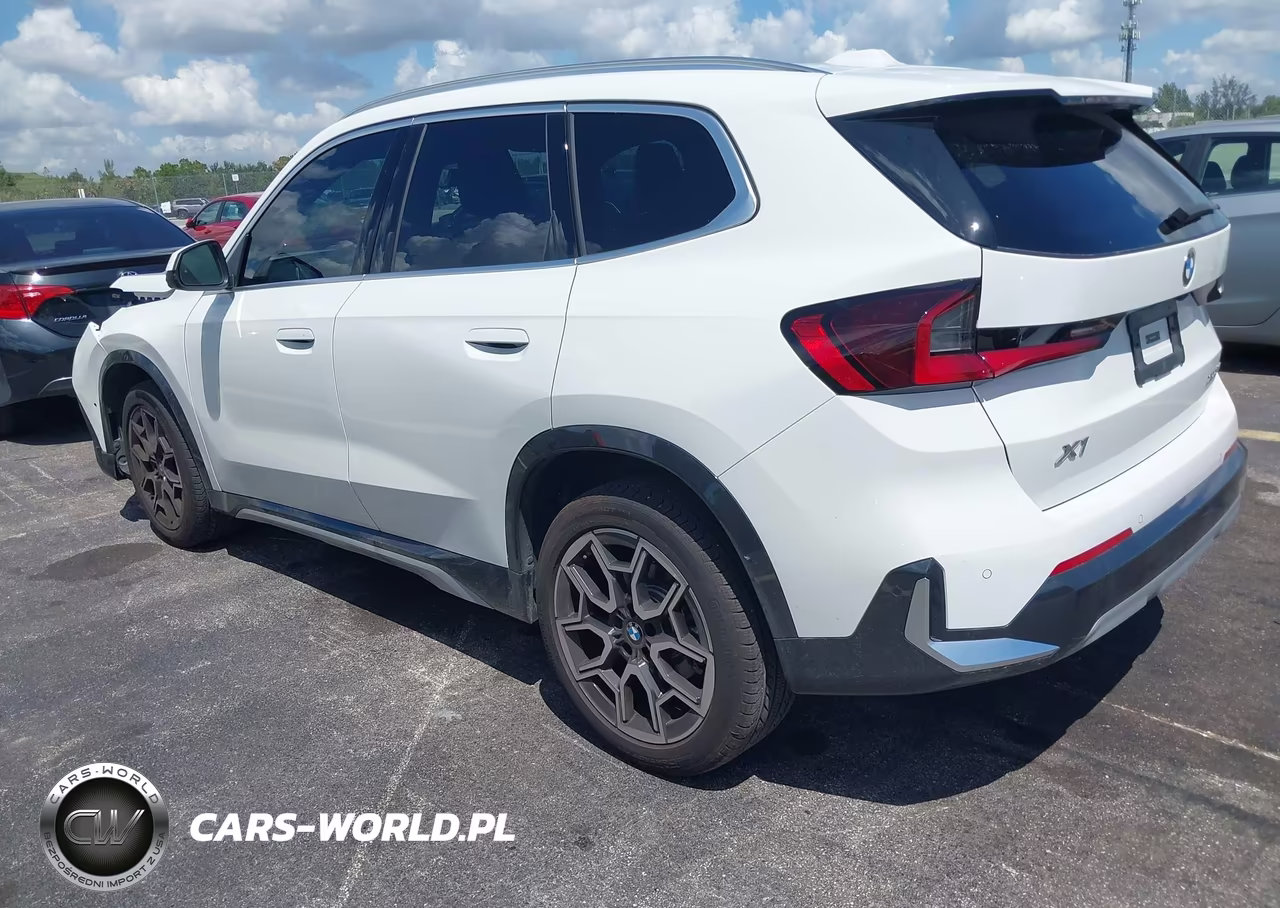 2026 BMW X1 xDrive28I VIN:WBX73EF03T5572703 - 3
