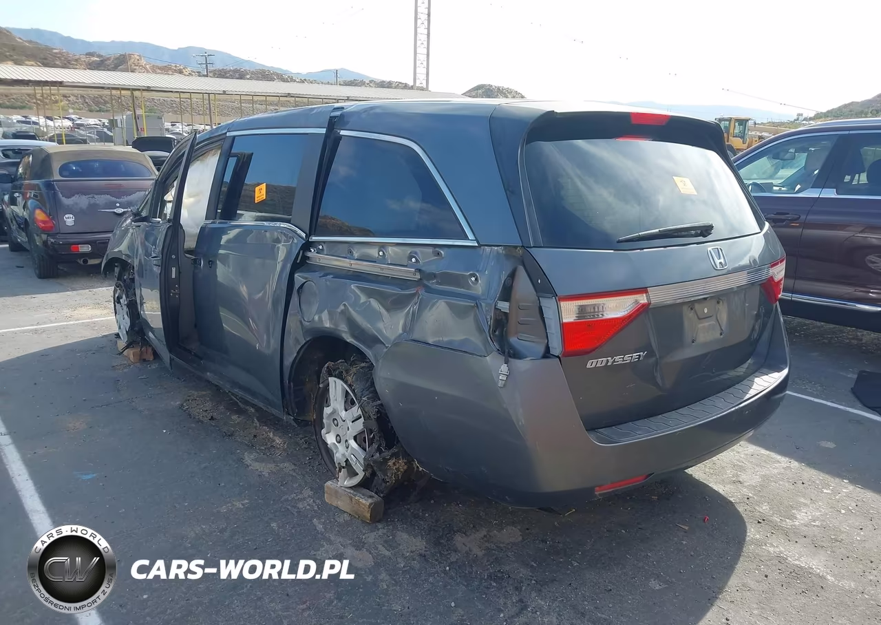 2013 Honda Odyssey Lx VIN:5FNRL5H24DB043684 - 3