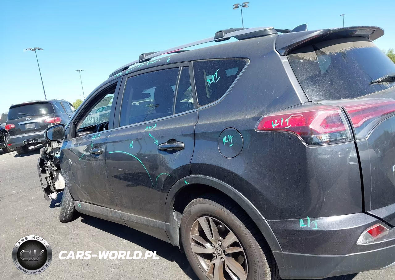 2018 Toyota Rav4 Xle VIN:JTMWFREV2JJ740291 - 14
