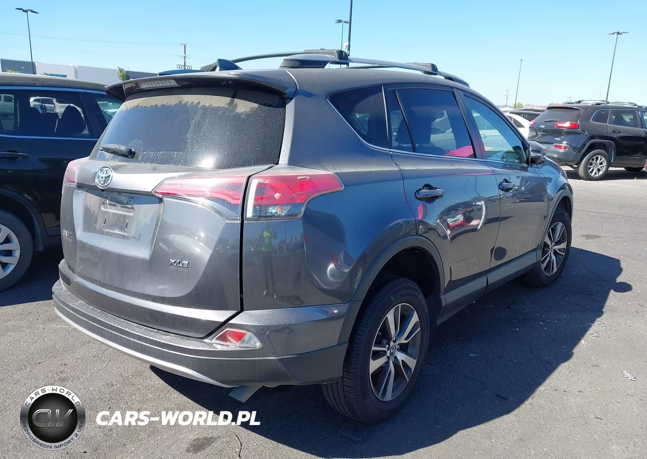 2018 Toyota Rav4 Xle VIN:JTMWFREV2JJ740291 - 4