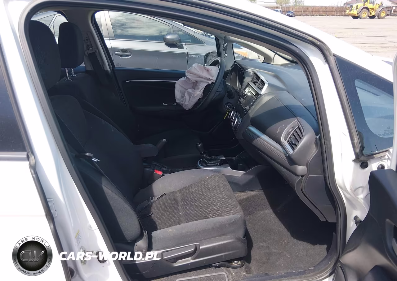 2015 Honda Fit Lx VIN:3HGGK5G58FM747814 - 5