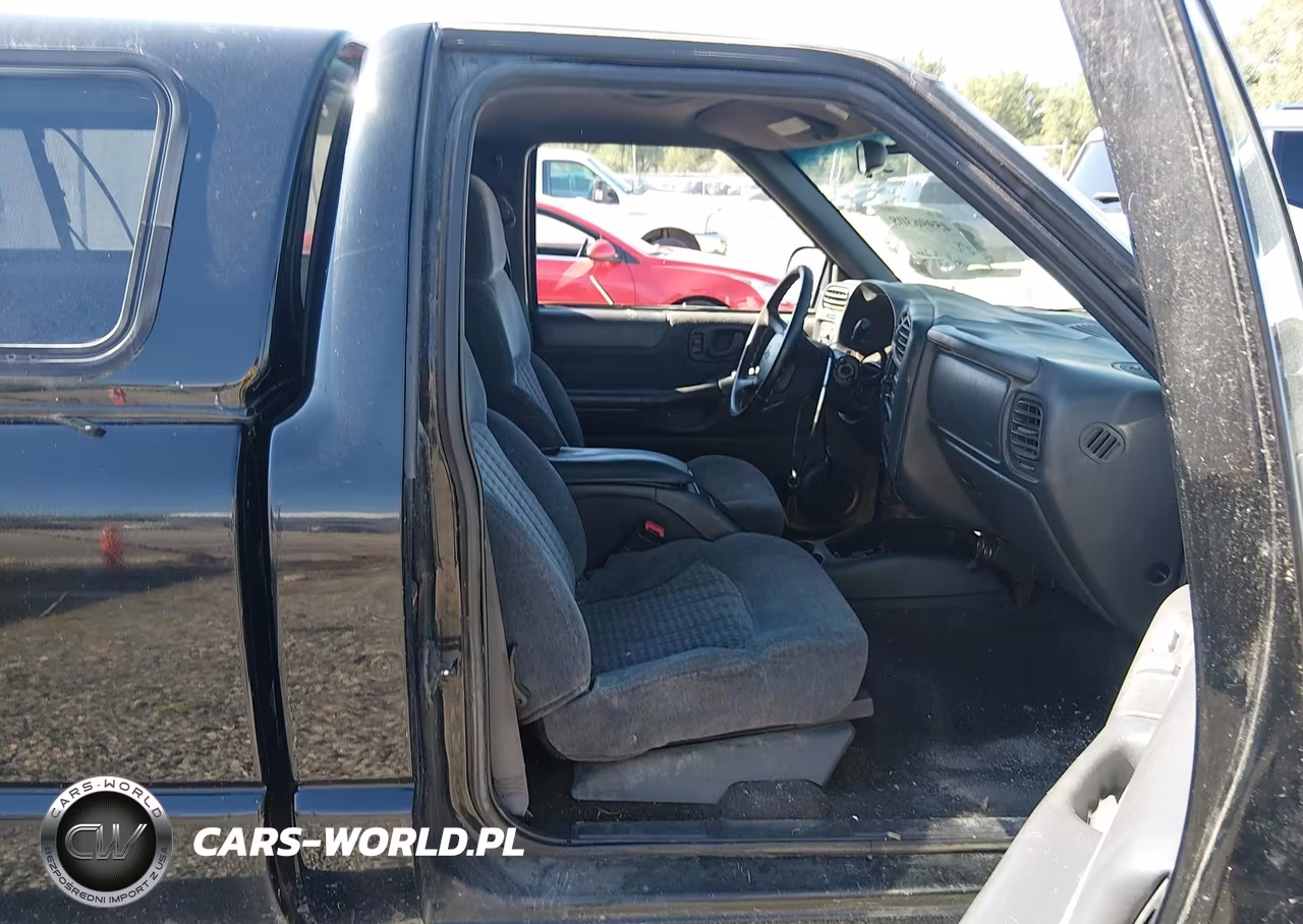1999 Chevrolet S-10 Ls VIN:1GCCT14W3XK185250 - 5