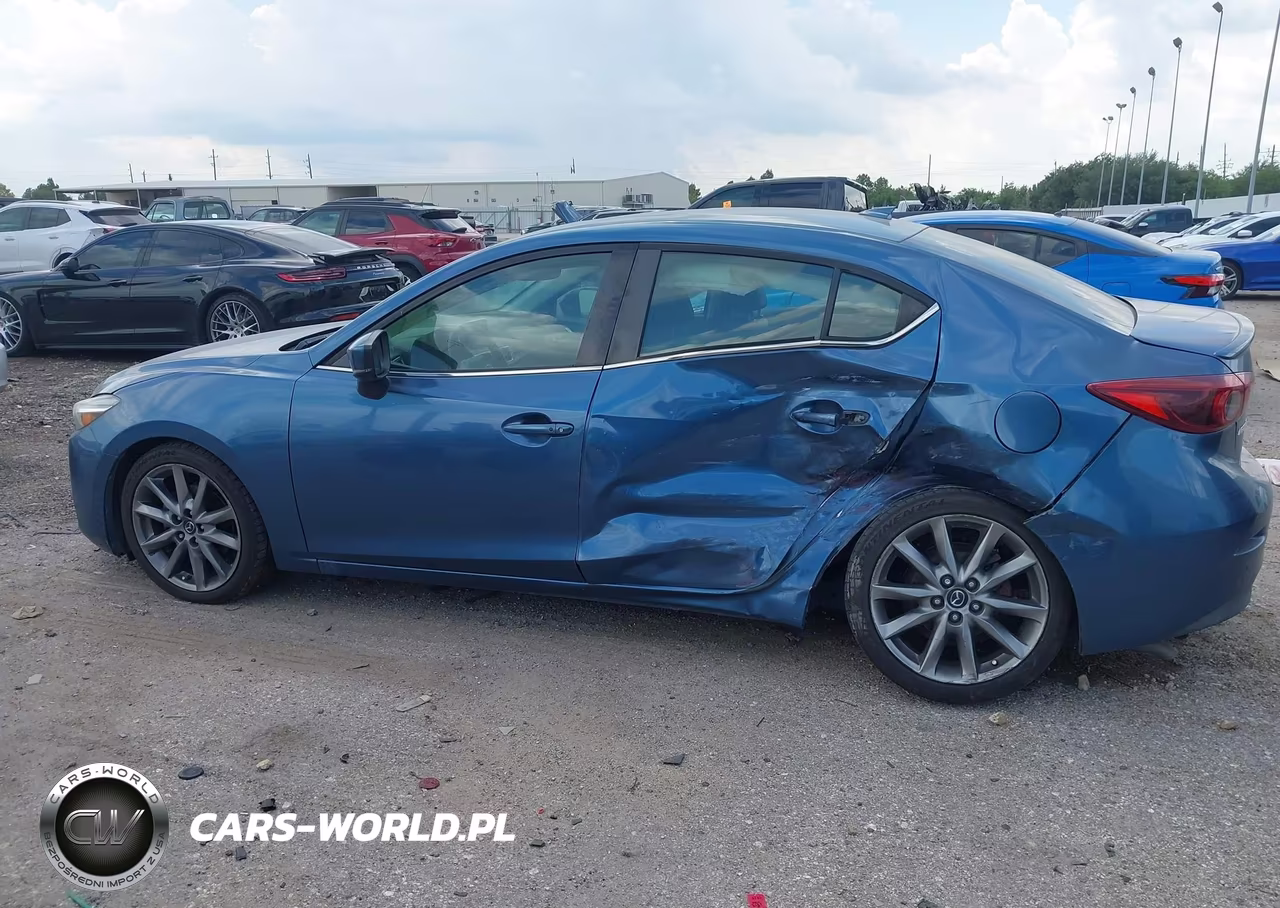 2018 Mazda Mazda3 Grand Touring VIN:3MZBN1W38JM166327 - 14