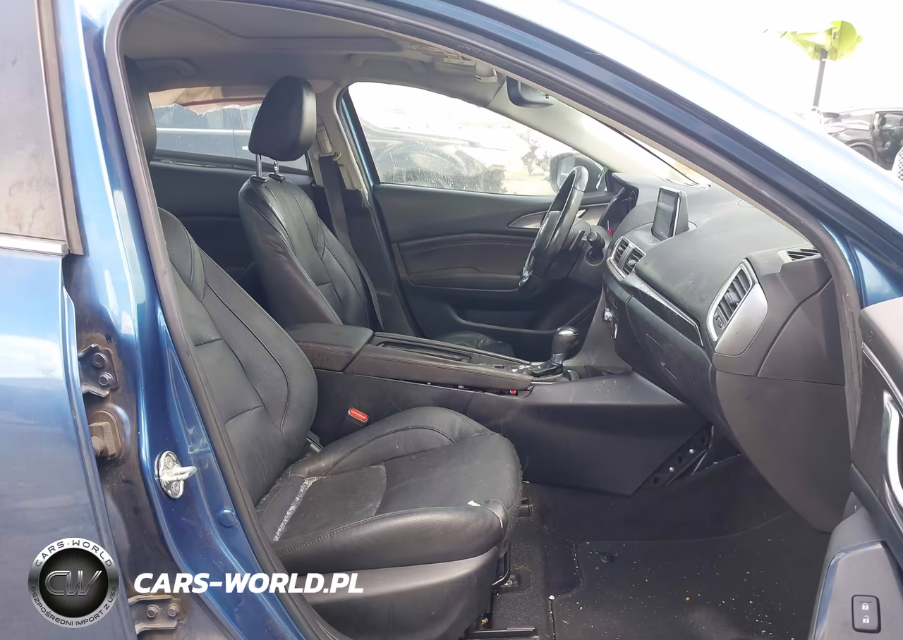 2018 Mazda Mazda3 Grand Touring VIN:3MZBN1W38JM166327 - 17