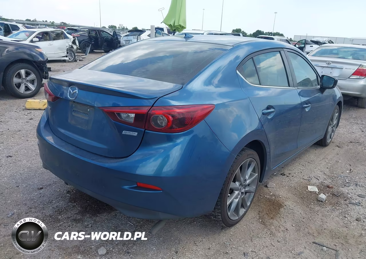 2018 Mazda Mazda3 Grand Touring VIN:3MZBN1W38JM166327 - 4
