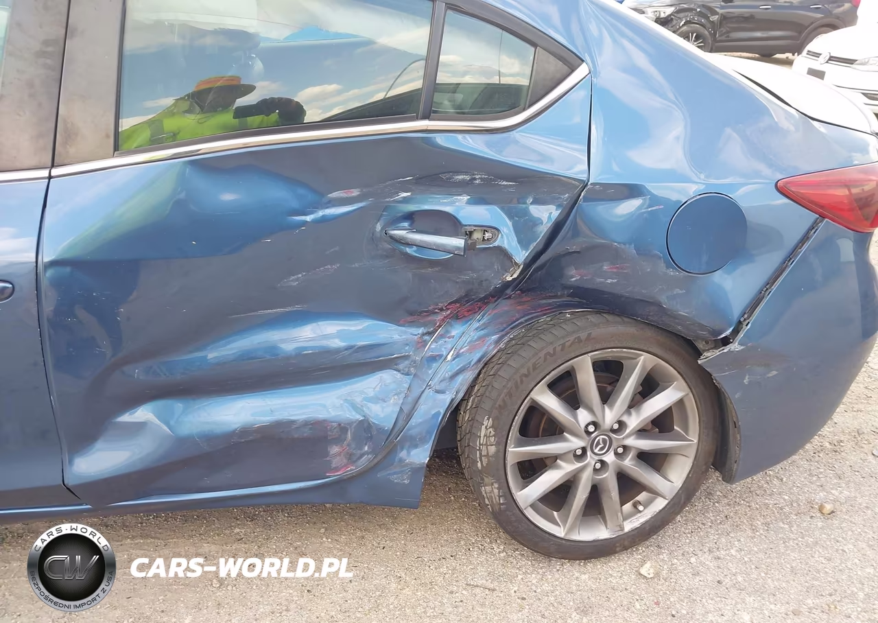 2018 Mazda Mazda3 Grand Touring VIN:3MZBN1W38JM166327 - 6