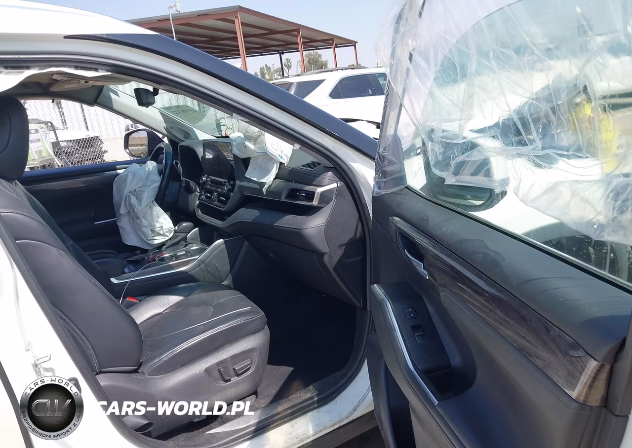 2020 Toyota Highlander Hybrid Platinum VIN:5TDEBRCH1LS010088 - 5