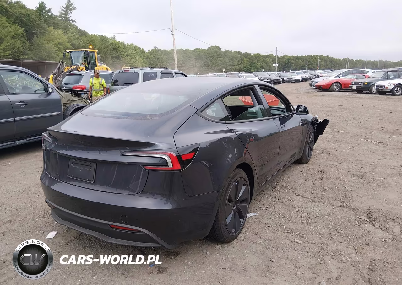 2026 Tesla Model 3 Premium Rear-Wheel Drive-Rear-Wheel Drive VIN:5YJ3E1EA8TF190111 - 4