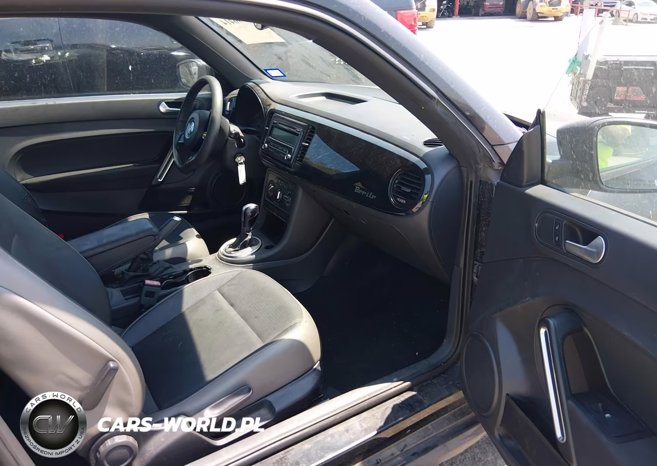 2015 Volkswagen Beetle 1.8T Fleet Edition VIN:3VWF17AT7FM644428 - 5