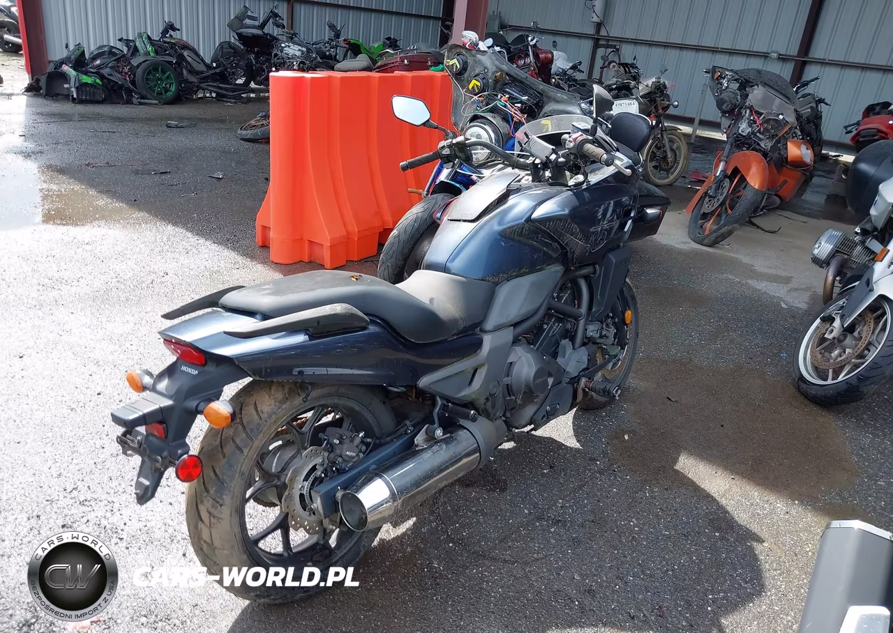2015 Honda Ctx700 D VIN:JH2RC6946FK100762 - 4