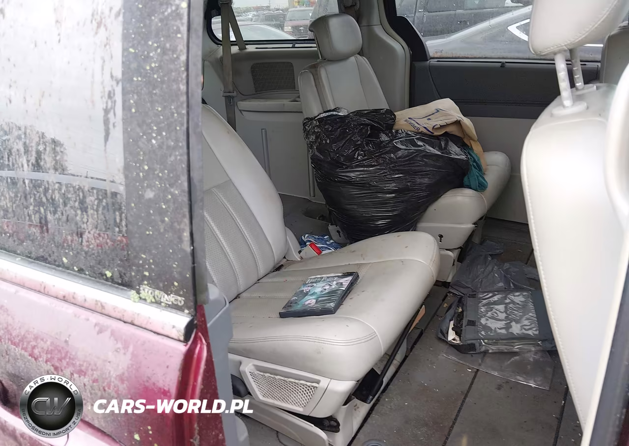 2009 Chrysler Town & Country Touring VIN:2A8HR54109R633845 - 8