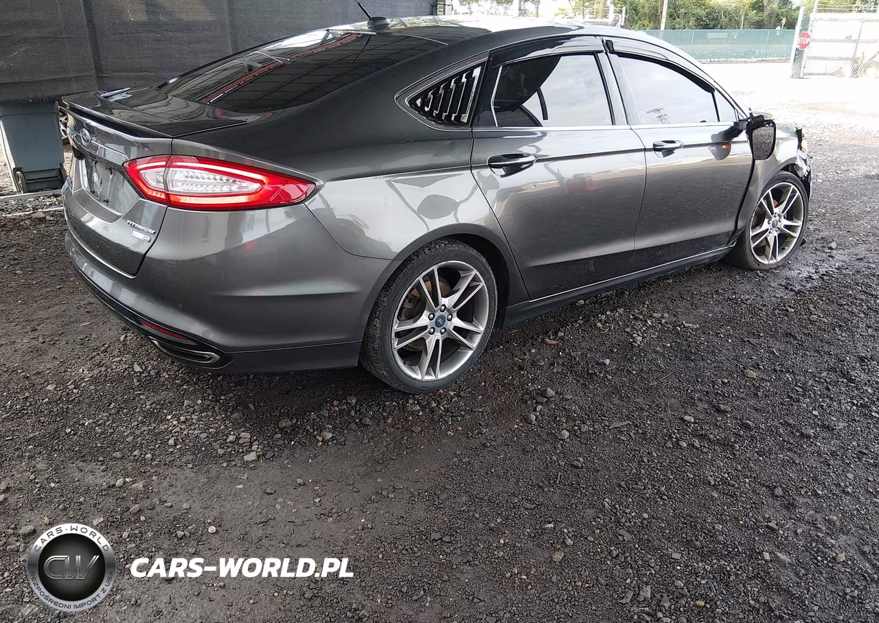 2015 Ford Fusion Titanium VIN:3FA6P0D91FR220101 - 4